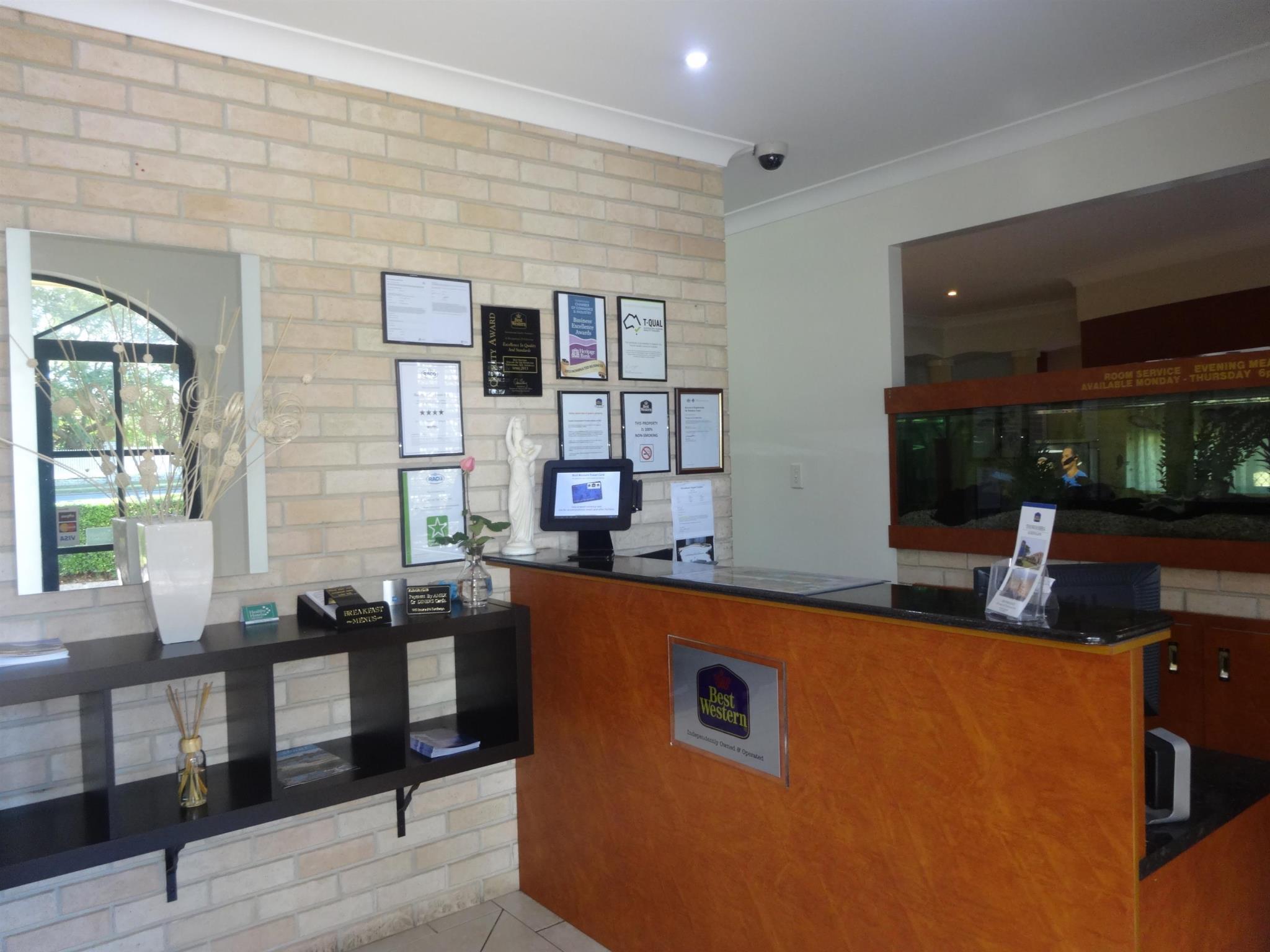 Best Western Tuscany On Tor Motor Inn Toowoomba Exterior photo